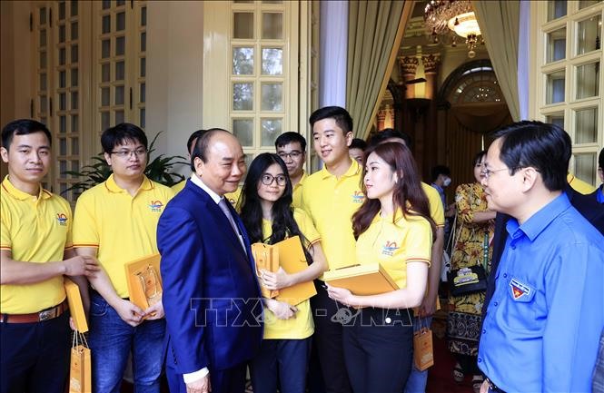 Chủ tịch nước gặp mặt các gương mặt trẻ Việt Nam tiêu biểu năm 2021.