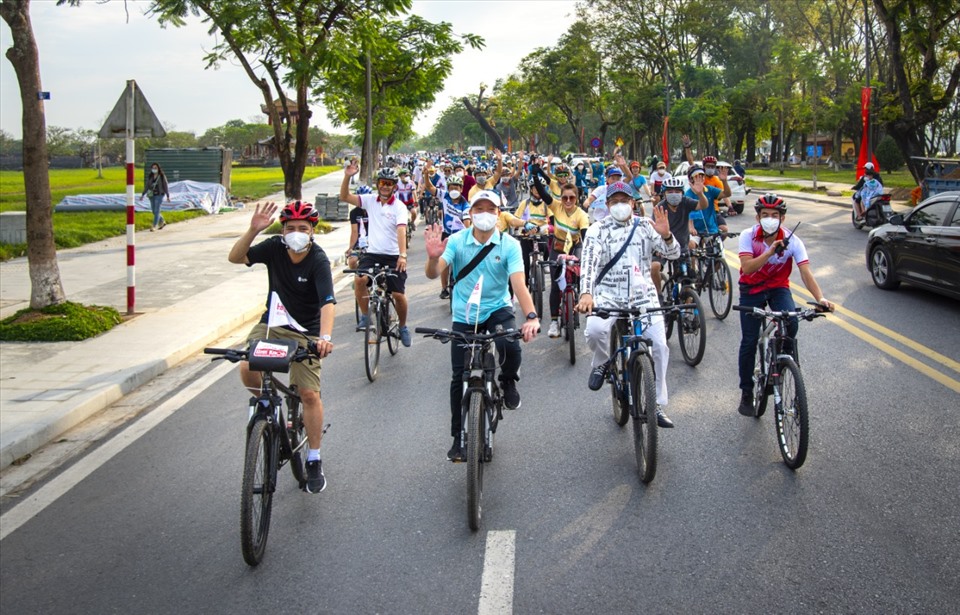 Hơn 300 người đã đăng ký tham gia “Ngày hội đạp xe vì du lịch và môi trường”.