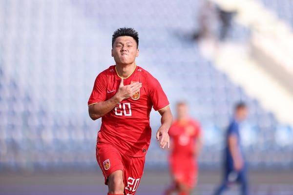 Fang Hao ghi 4 bàn giúp U23 Trung Quốc thắng U23 Thái Lan 4-2. Ảnh: Sohu