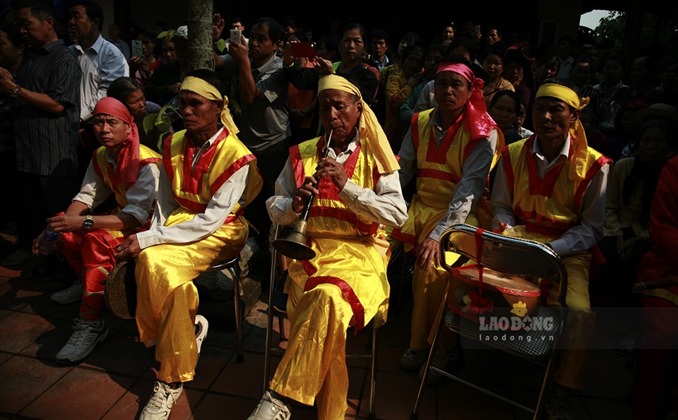 Những năm trước, khi chưa có dịch COVID-19, Lễ hội Đền Hoàng Công Chất còn được gắn với Ngày hội Văn hóa - Thể thao các dân tộc huyện Điện Biên với nhiều hoạt động sôi nổi và các trò chơi dân gian độc đáo và hấp dẫn.