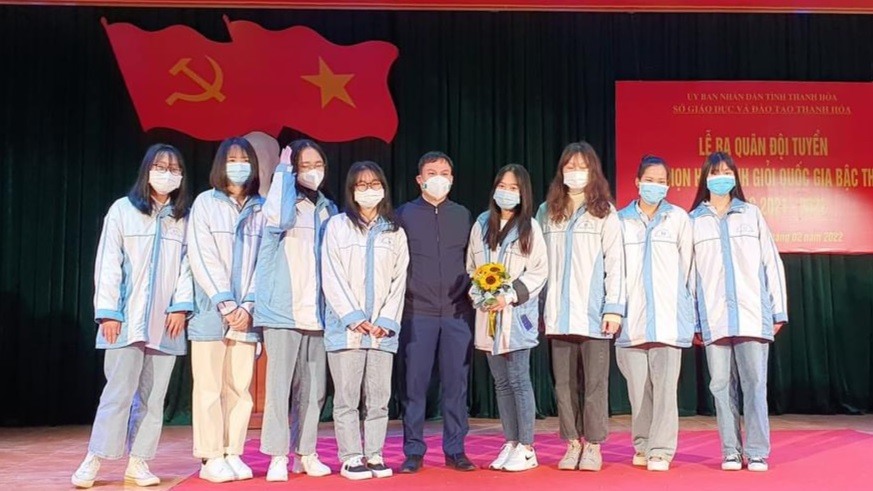 Các học sinh Trường THPT Chuyên Lam Sơn đạt giải tại kỳ