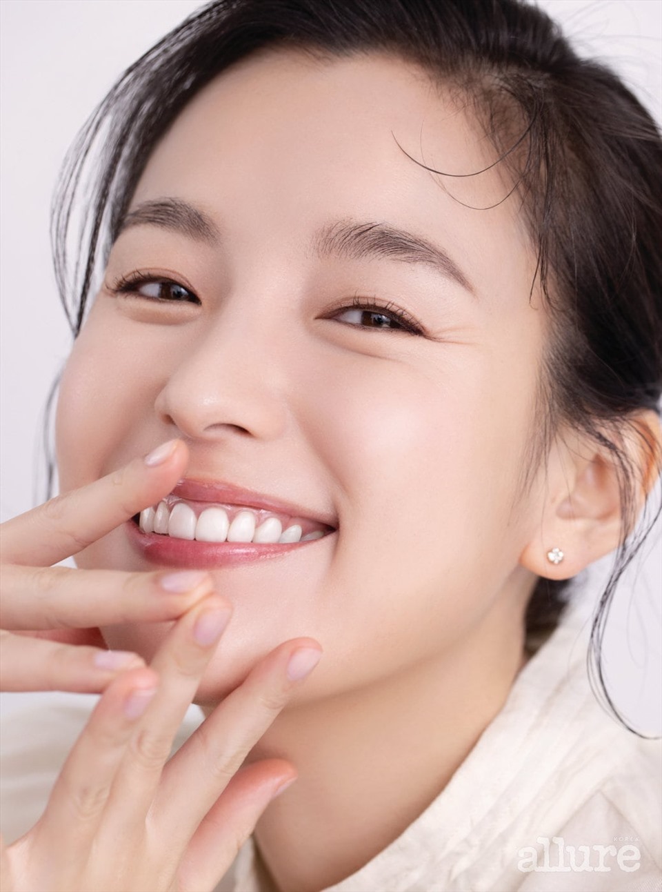 Tai tiếng của mỹ nhân có nụ cười đẹp nhất Hàn Quốc