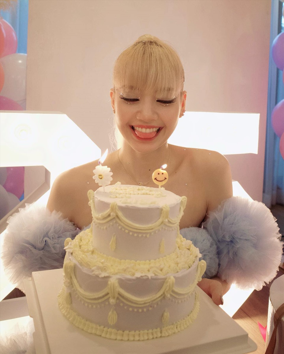 Bài đăng sinh nhật 25 tuổi của Lisa BLACKPINK tiếp tục xác lập kỷ lục mới  của Instagram châu Á