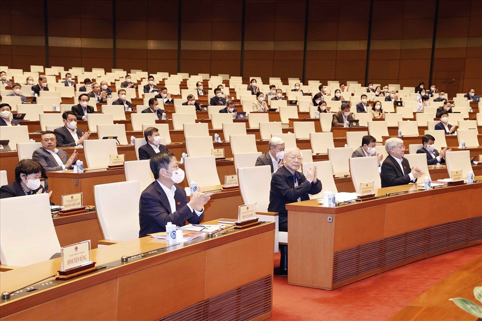 Tổng Bí thư Nguyễn Phú Trọng và các đại biểu dự hội nghị đại biểu Quốc hội hoạt động chuyên trách.