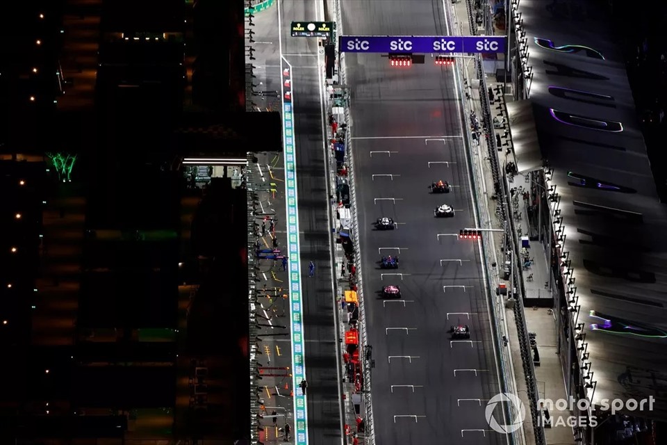 Chặng Saudi Arabia GP vẫn diễn ra nhưng các tay đua cảm thấy lo lắng. Ảnh: Motorsport