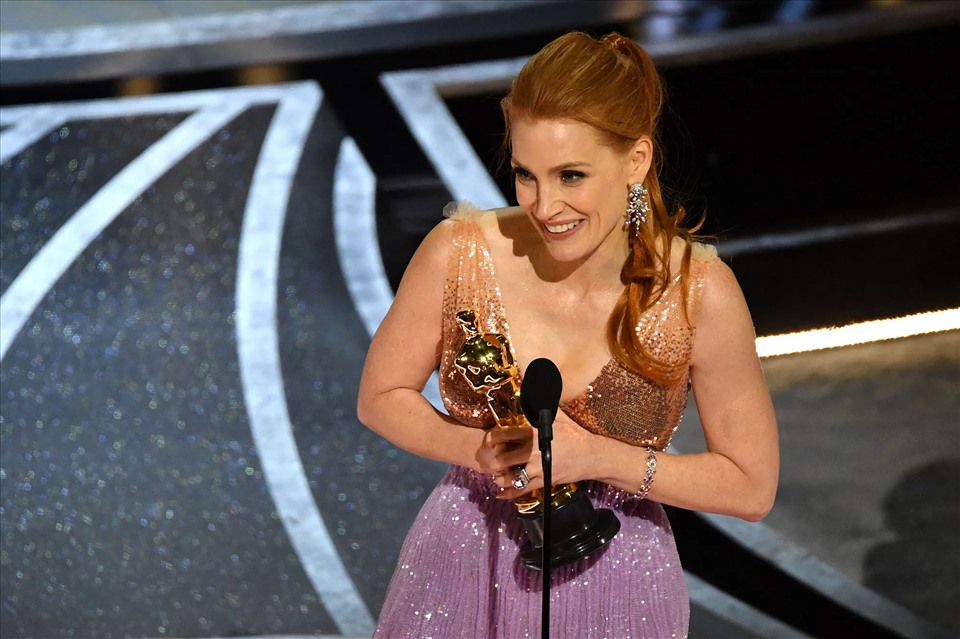 Jessica Chastain nhận giải Nữ diễn viên xuất sắc nhất.