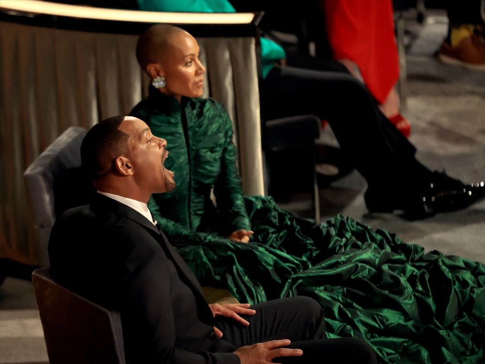 Hai vợ chồng Will Smith trong lễ trao giải Oscar 2022.