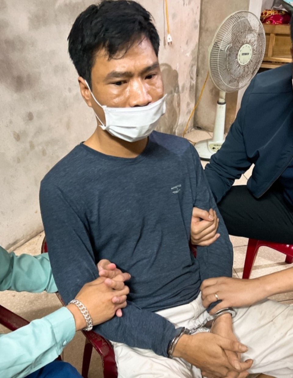 Đối tượng Phạm Văn Dũng bị Cơ quan Cảnh sát điều tra Công an tỉnh Ninh Bình bắt giữ. Ảnh: NT