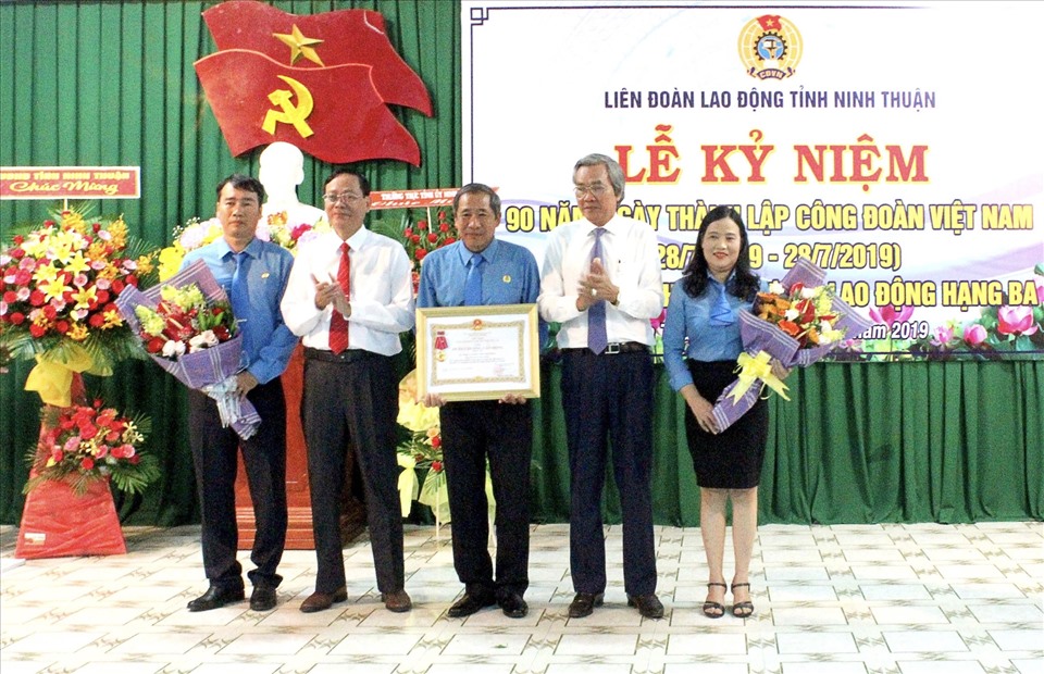 Năm 2019 LĐLĐ tỉnh Ninh Thuận vinh dự được tặng thưởng Huân chương lao động hạng 3.