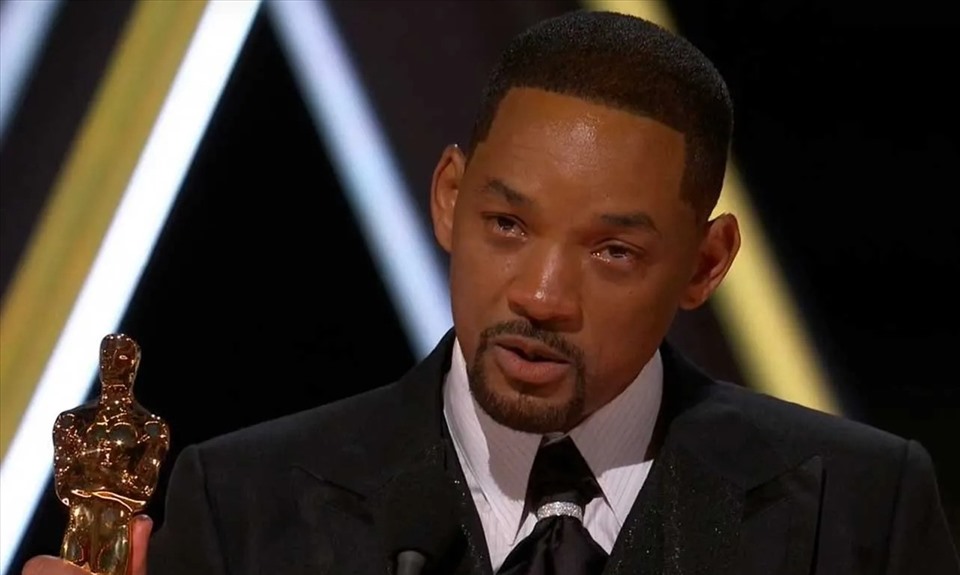 Will Smith khóc khi nhận giải Oscar.
