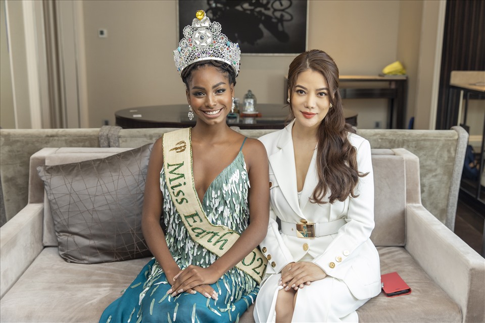 Trương Ngọc Ánh -ttưởng ban tổ chức “Hoa hậu các Dân tộc Việt Nam 2022” đã mời “Miss Earth 2021” Destiny Evelyn Wagner đến Việt Nam đảm nhận vai trò giám khảo.