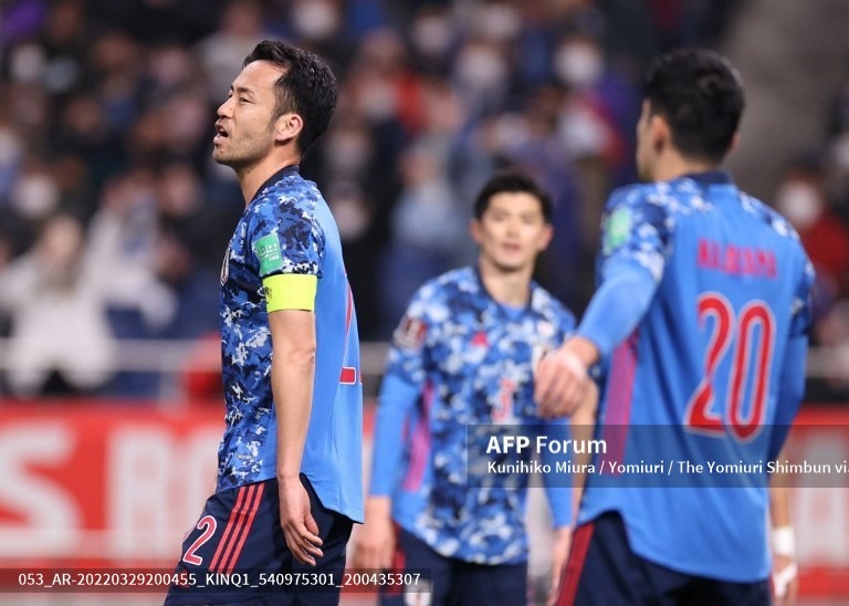 Đội trưởng tuyển Nhật Bản Maya Yoshida không hài lòng với chính mình khi nhận bàn thua trước tuyển Việt Nam. Ảnh: AFP