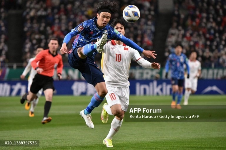 Khoảng cách giữa các cầu thủ đá chính và dự bị của tuyển Nhật Bản vẫn còn xa. Ảnh: AFP
