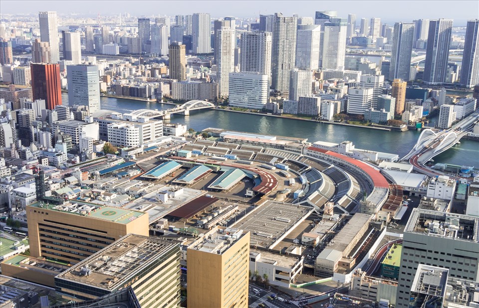 Chợ cá Tsukiji từng là một trong những chợ hải sản lớn nhất thế giới.