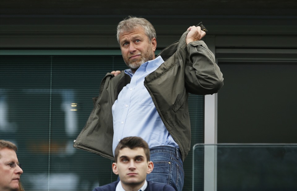 Khán đài VIP của sân Stamford Bridge sẽ không còn được thấy sự xuất hiện của Abramovich. Ảnh: AFP