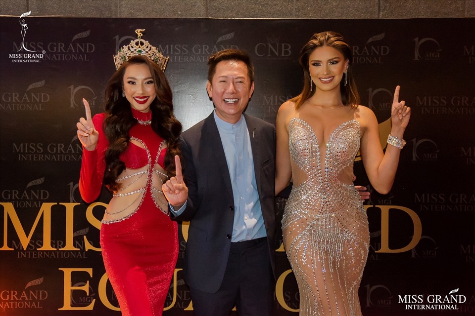 Ở đây, Hoa hậu Thùy Tiên đã có màn tái hợp với Á hậu 1 Miss Grand International 2021, nhan sắc thăng hạng của cả 2 chỉ sau 3 tháng đăng quang là điều khiến netizen không khỏi xuýt xoa.