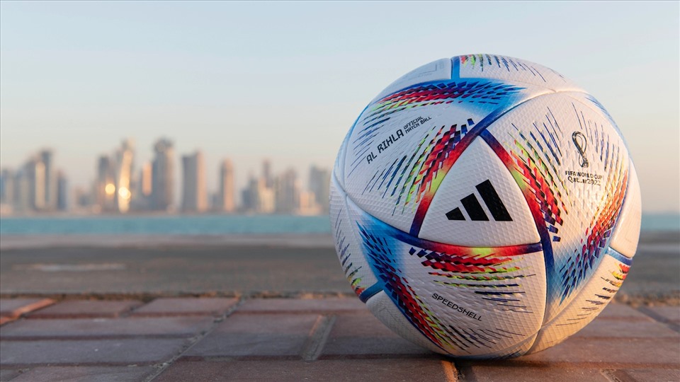 Al Rihla là tên trái bóng sẽ được sử dụng tại World Cup 2022. Adidas mới giới thiệu rằng, đây là “trái bóng nhanh nhất thế giới“. Ảnh: Goal