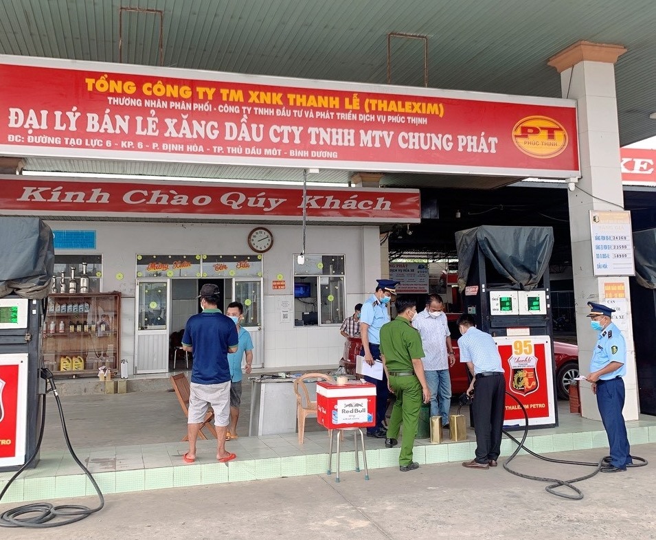 Cây xăng của Công ty TNHH Một thành viên Chung Phát bị xử phạt vì bán xăng không đúng tiêu chuẩn. Ảnh: DMS