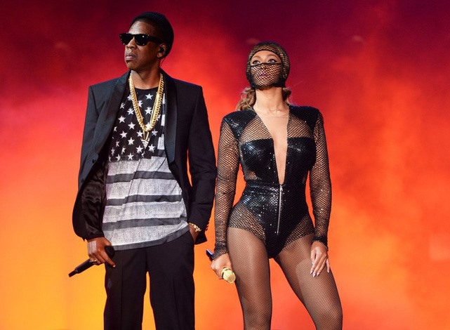 Jay-Z và vợ - nữ ca sĩ nổi tiếng Beyoncé là một trong những cặp vợ chồng quyền lực của giới giải trí Hollywood. Ảnh: Xinhua