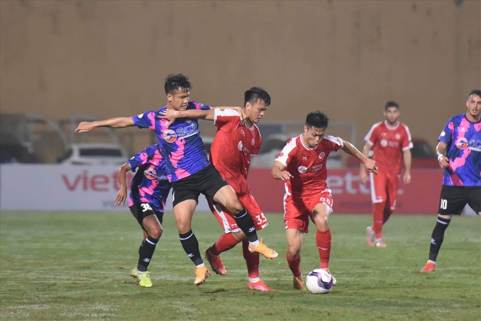 Tiếp đón Sài Gòn trên sân Hàng Đẫy ở vòng 3 V.League 2022, câu lạc bộ Viettel không gặp quá nhiều khó khăn trước một đội hình chưa có nhiều sự gắn kết.