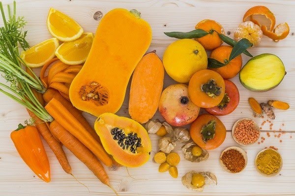 Thực phẩm có màu đỏ cam sẽ cung cấp vitamin giúp mắt sáng khoẻ. Ảnh: ST