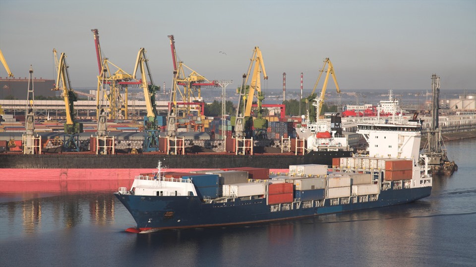 EU đang nhắm trừng phạt vào các cảng và tàu của Nga. Ảnh: Getty