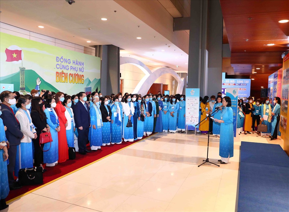 Hình ảnh khai mạc triển lãm “Hội Liên hiệp phụ nữ Việt Nam - Viết tiếp những ước mơ“.