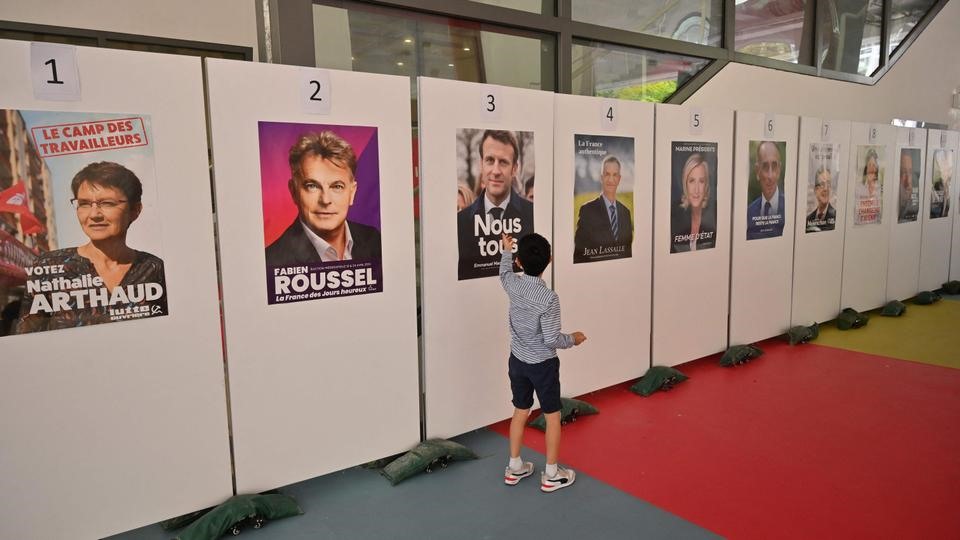 12 ứng viên tham gia vòng 1 bầu cử tổng thống Pháp ngày 10.4.2022. Ảnh: AFP