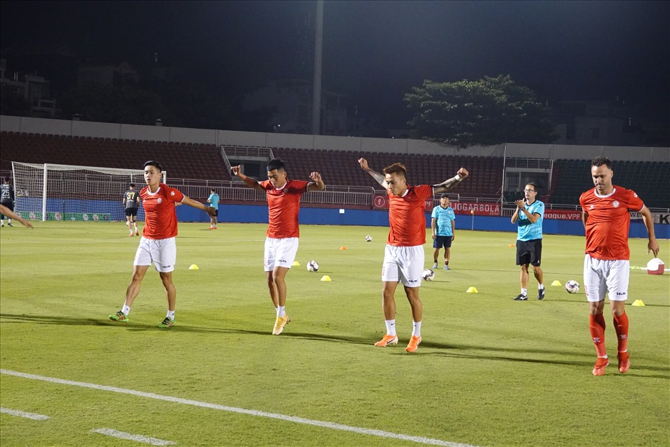 Đội TPHCM chỉ đăng ký 16 cầu thủ ở trận Cúp Quốc gia 2022 gặp đội Sài, không có thủ môn Bùi Tiến Dũng và nhiều cầu thủ trụ cột khác. Ảnh: Nguyễn Đăng