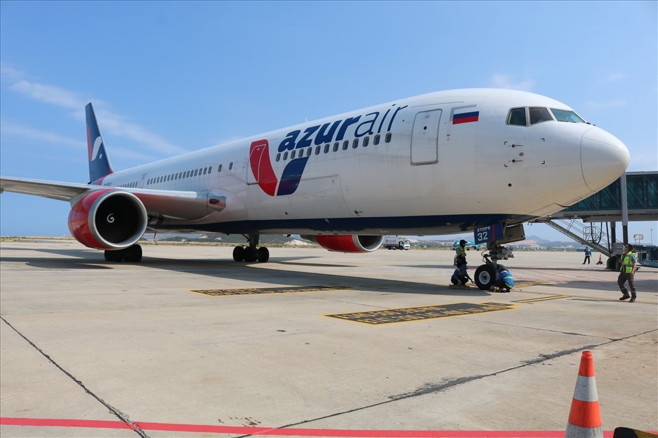 Một chuyến bay từ Cam Ranh vừa chở theo 320 khách Nga về nước.