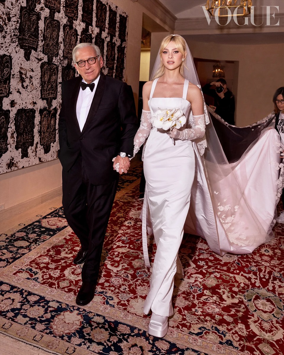 Tỉ phú Nelson Peltz không tiếc tay chi trả cho đám cưới của cô con gái duy nhất. Ảnh: Vogue.