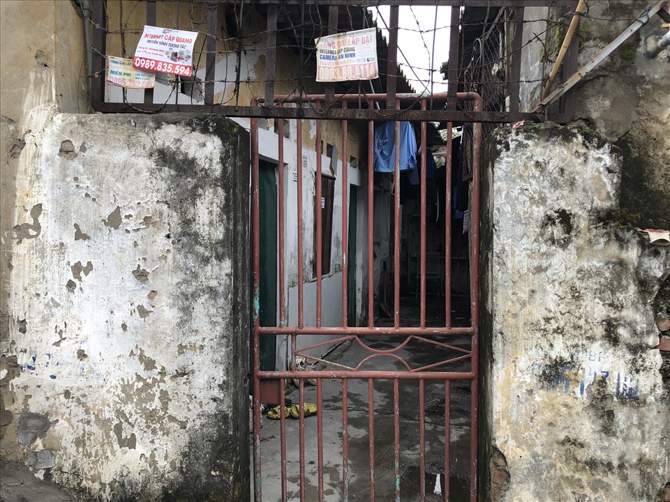 Một khu nhà trọ xuống cấp dành cho công nhân thuê tại xã Kim Chung, huyện Đông Anh, Hà Nội. Ảnh: Bảo Hân
