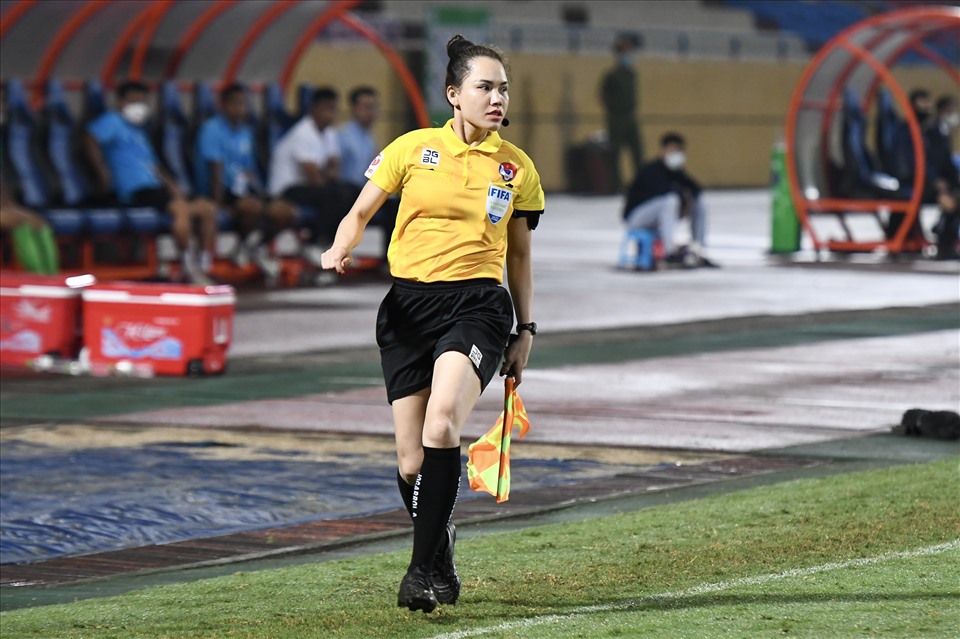 Với việc xuất hiện trong trận đấu giữa Viettel và Cần Thơ, Hà Thị Phượng là trợ lý trọng tài nữ đầu tiên tham gia điều hành tại Cúp Quốc gia.