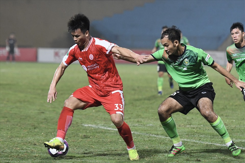 Sau đó, lần lượt Duy Thường, Văn Hào và Hoàng Minh ghi liên tiếp 3 bàn thắng, qua đó giúp Viettel đánh bại Cần Thơ với tỉ số 5-0 ở vòng 1/8 Cúp Quốc gia 2022.