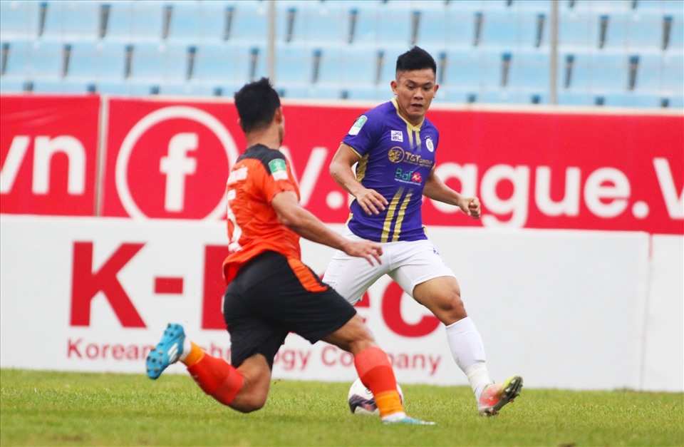 Trận đấu đáng chú ý nhất ngày thi đấu 11.4 của Cúp Quốc gia 2022 là màn so tài giữa chủ nhà Đà Nẵng và câu lạc bộ Hà Nội trên sân Hoà Xuân.