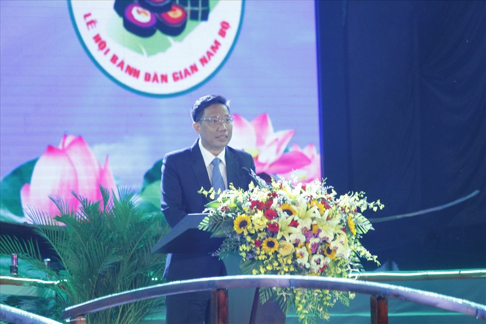 Ôg Nguyễn Thực Hiện - Phó Chủ tịch UBND thành phố Cần Thơ phát biểu tại buổi lễ bế mạc.