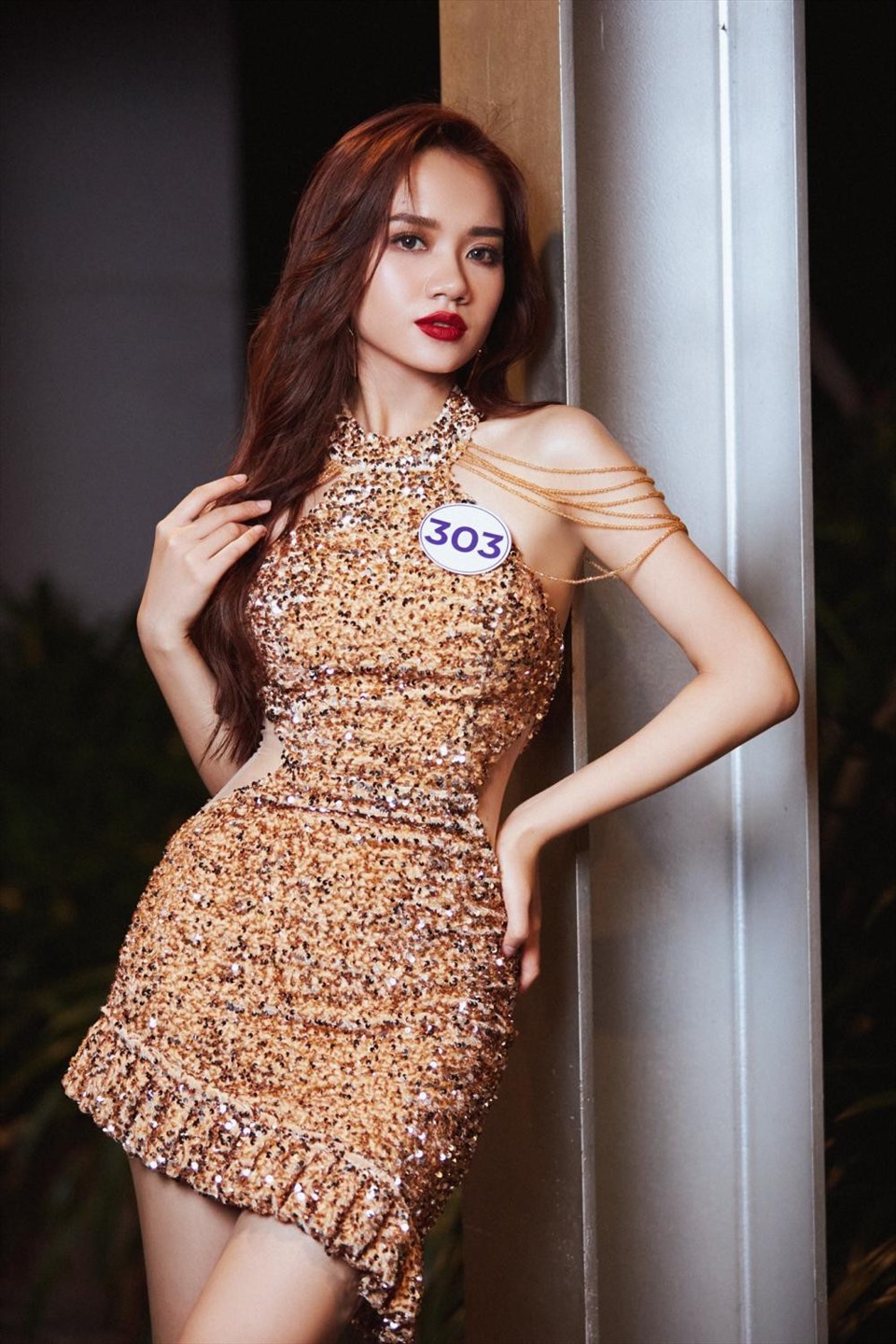 Thùy Dương sở hữu chiều cao 1m68, số đo hình thể 85-62-92. Cô từng đại diện Việt Nam tham gia Miss World University 2017, giành danh hiệu Á khôi 1 cuộc thi Hoa khôi miền Trung, và cũng từng lọt vào Top 10 cuộc thi Hoa hậu Hữu nghị ASEAN 2017 được tổ chức tại Việt Nam.