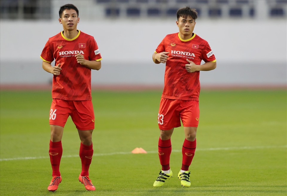 Lý Công Hoàng Anh (phải) làm đội trưởng, Hùng Dũng và Tiến Linh làm đội phó U23 Việt Nam. Ảnh: VFF