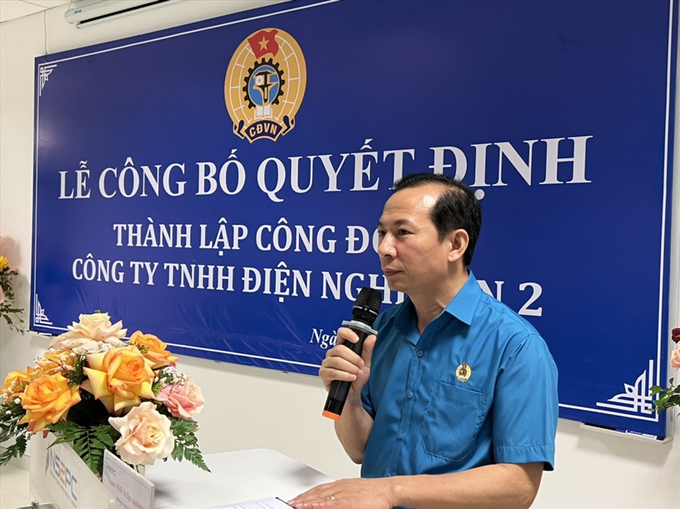Ông Võ Mạnh Sơn - Chủ tịch LĐLĐ tỉnh Thanh Hóa phát biểu tại buổi lễ. Ảnh: N.A