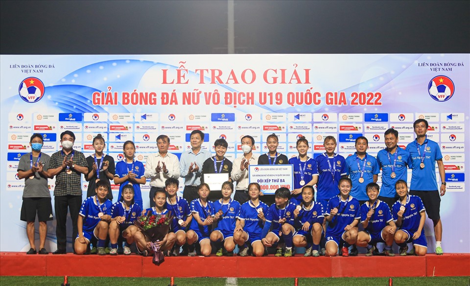 U19 Thái Nguyên T&T giành hạng 3 chung cuộc. Ảnh: VFF