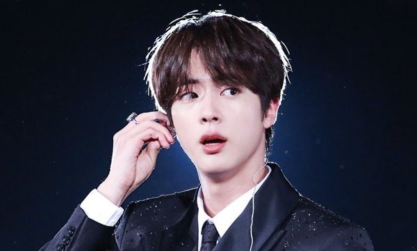 Theo luật hiện hành, Jin (BTS) sẽ phải nhập ngũ vào cuối năm nay. Ảnh: Xinhua