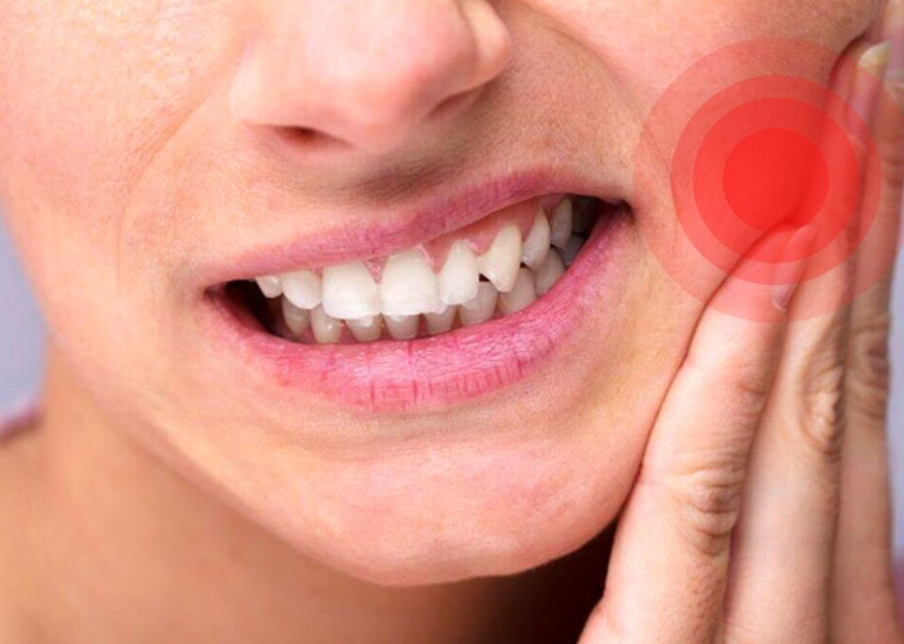Khi lớp men bao phủ này bị mài mòn, dẫn đến khả năng bảo vệ ngà răng bị suy giảm, đều này dẫn đến đau răng (Ảnh minh họa)