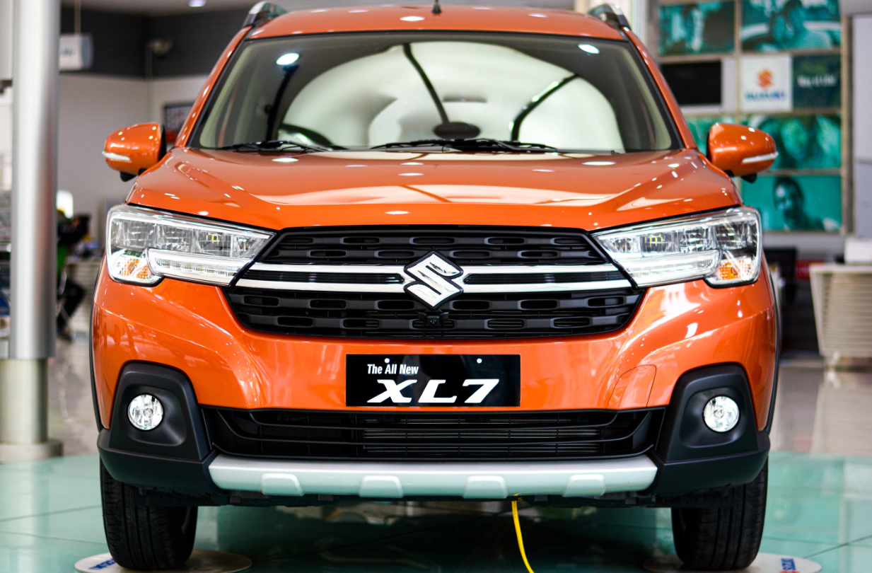 Suzuki XL7 Sport Limited có giá bán 639,9 triệu đồng. Ảnh: Suzuki