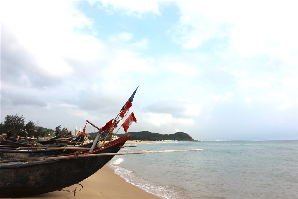 Quỳnh Long là xã có truyền thống đánh bắt hải sản lâu đời. Ảnh: HBK