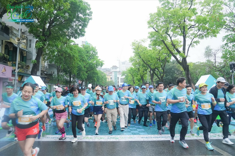 Giải chạy BIDVRun Cho cuộc sống xanh thu hút hơn 17 nghìn VĐV tham gia. Ảnh BID