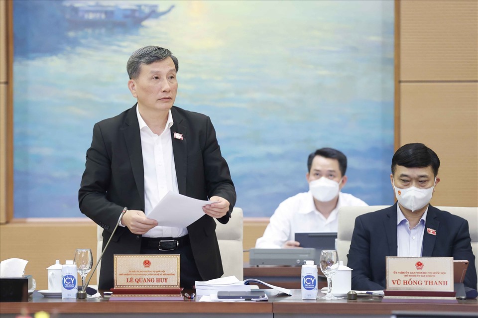 Chủ nhiệm Ủy ban Khoa học Công nghệ và Môi trường Lê Quang Huy.