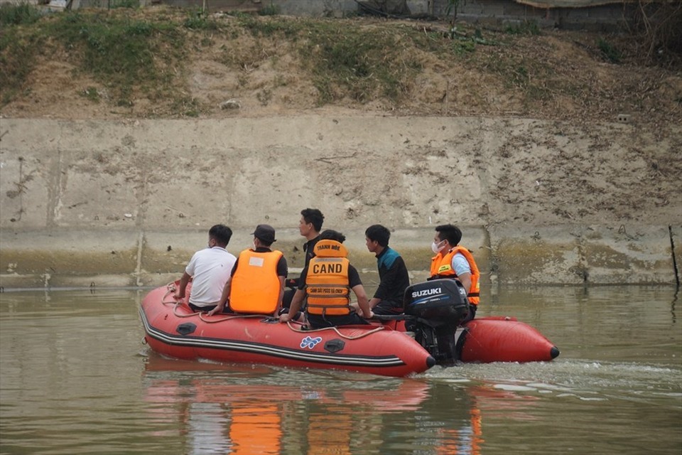 Hiện trường tìm kiếm 5 em học sinh bị đuối nước thương tâm (ở huyện Thiệu Hóa, tỉnh Thanh Hóa), xảy ra hôm 4.4 vừa qua. Ảnh: Q.D
