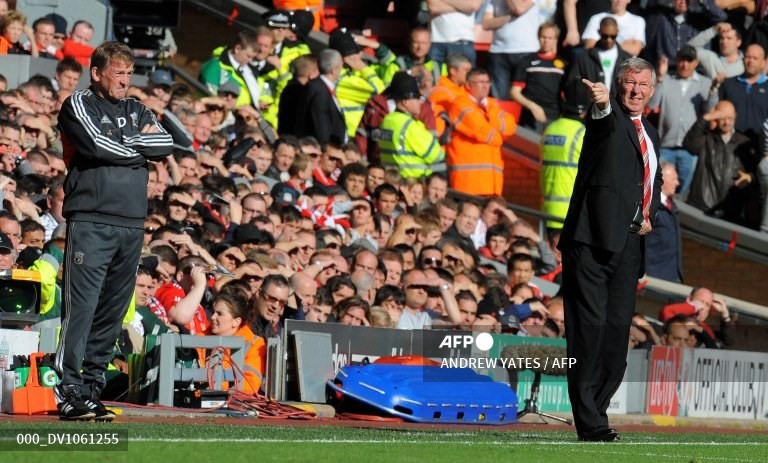 Alex Ferguson ( bên phải ) được xem là người đặt nền móng cho sự trỗi dậy của Man United trước Liverpool. Ảnh: AFP