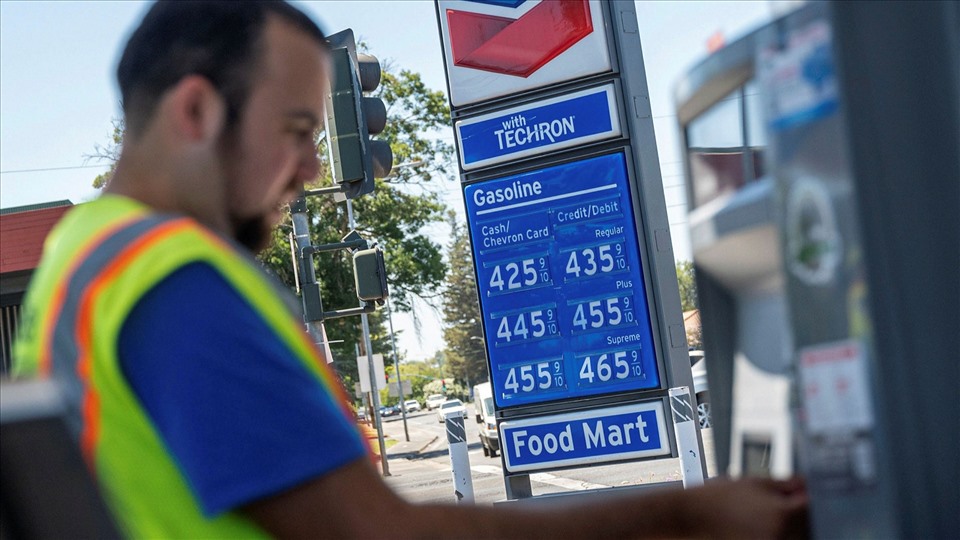 Giá xăng ở Mỹ tăng vọt. Ảnh: AFP