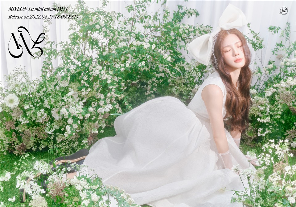 Miyeon đẹp dịu dàng trong bộ váy trắng. Ảnh: Twitter